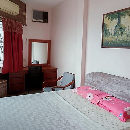 New Budget Inn Hotel Chukai Екстер'єр фото