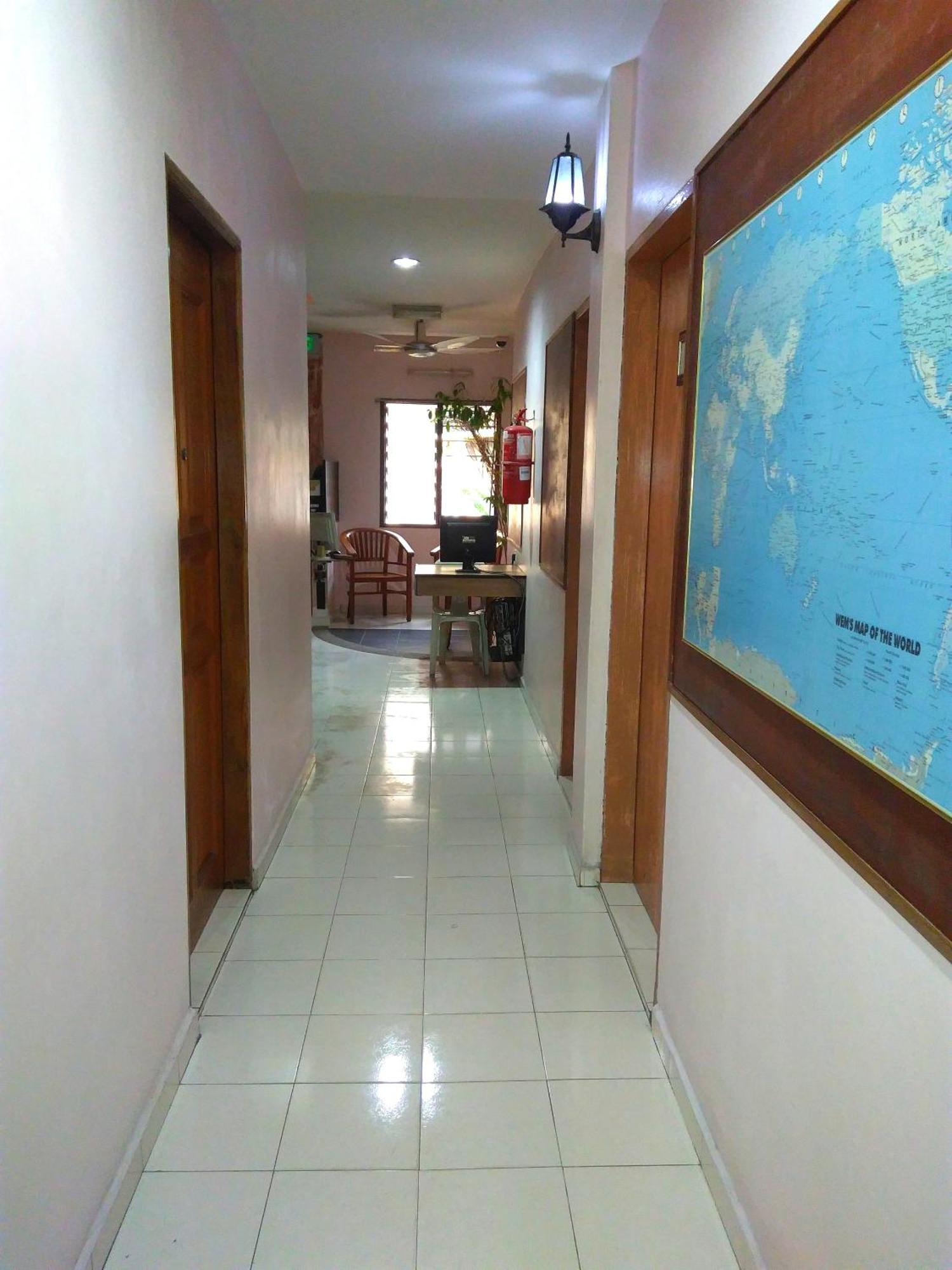 New Budget Inn Hotel Chukai Екстер'єр фото