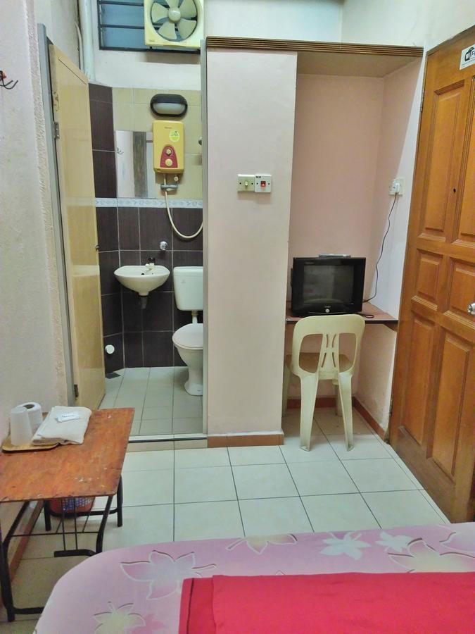 New Budget Inn Hotel Chukai Екстер'єр фото