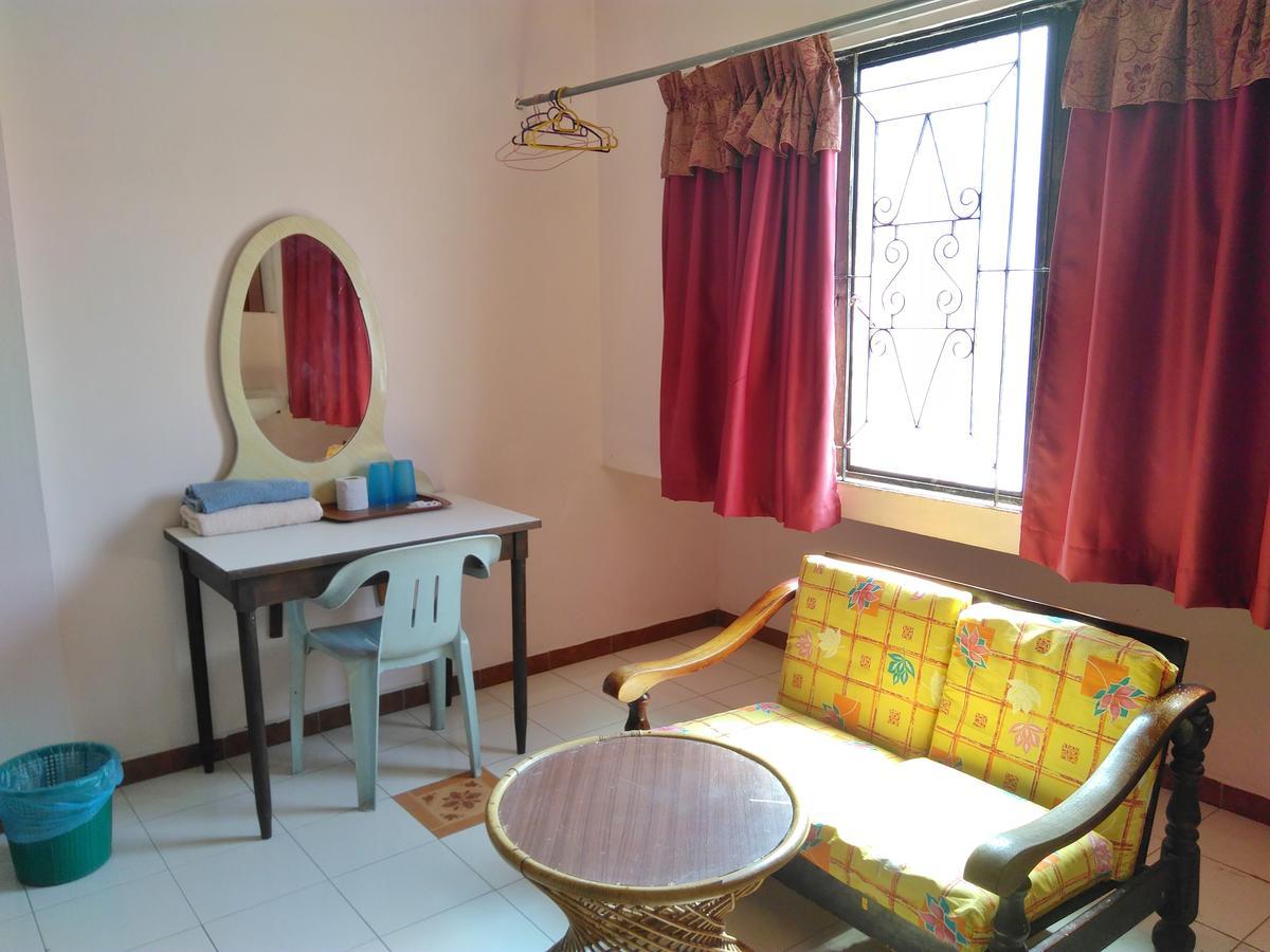 New Budget Inn Hotel Chukai Екстер'єр фото