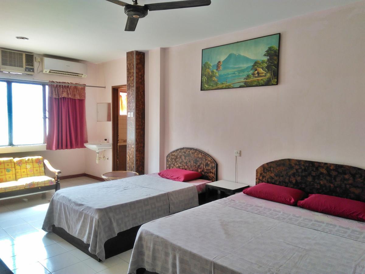 New Budget Inn Hotel Chukai Екстер'єр фото