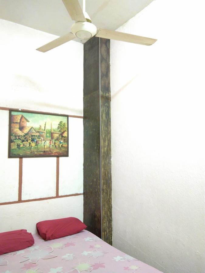 New Budget Inn Hotel Chukai Екстер'єр фото
