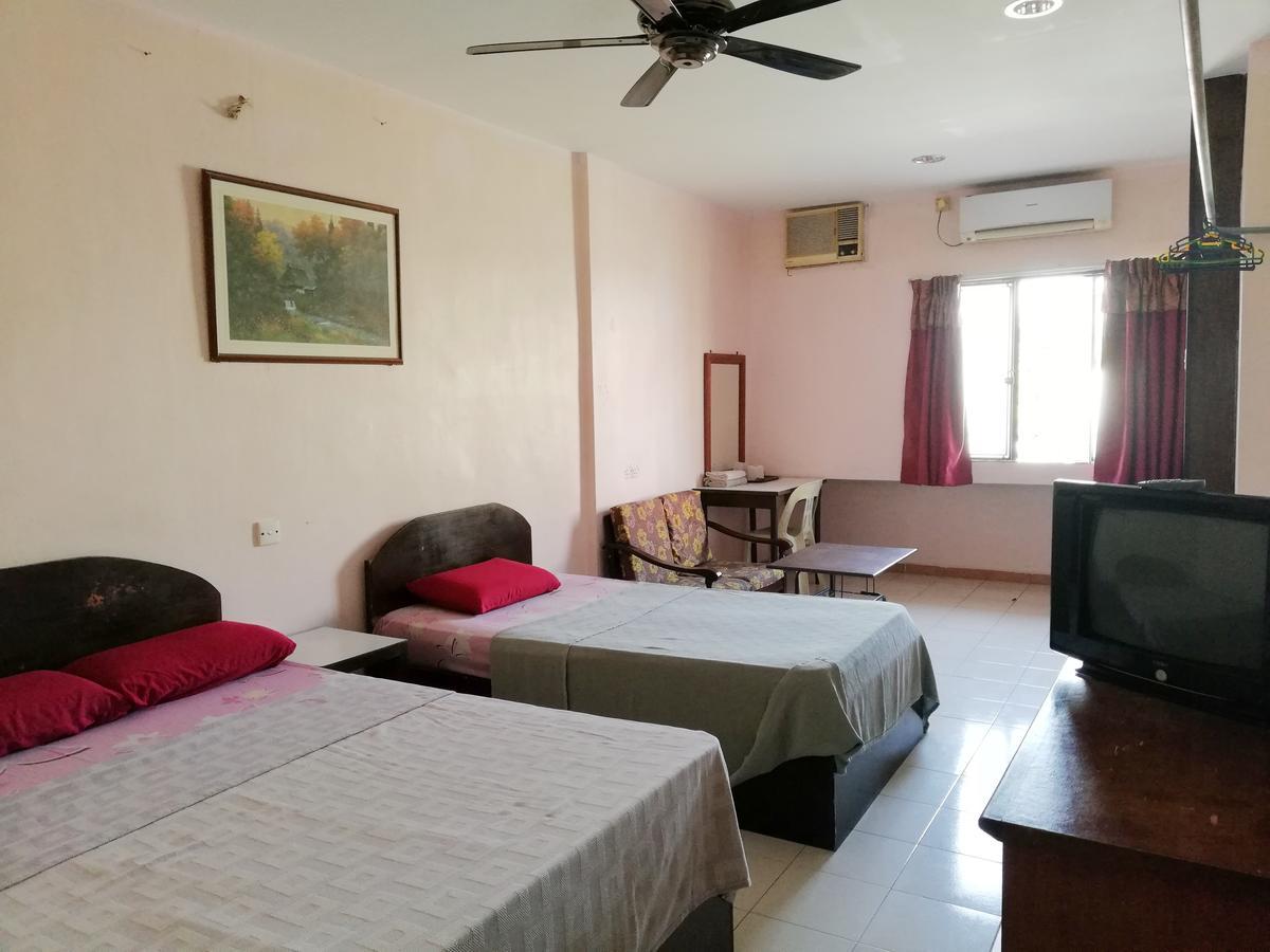 New Budget Inn Hotel Chukai Екстер'єр фото