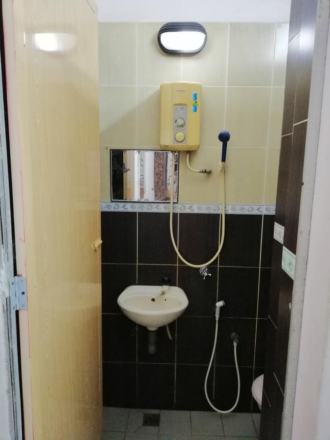 New Budget Inn Hotel Chukai Екстер'єр фото
